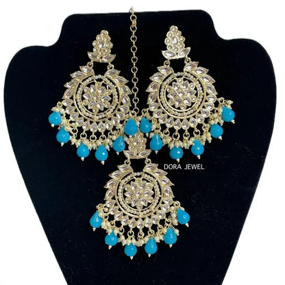 Kundan Earrings and Tikka Set - Indian Earrings & Tikka for Parties with Traditional Indian Craftsmanship and Unique Design