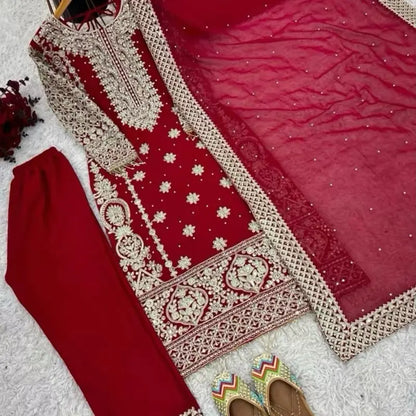 Indian Dress for Bride - Elegant Design with Gold Accents, Comfortable Fit, Ideal for Special Occasions - Womenswear