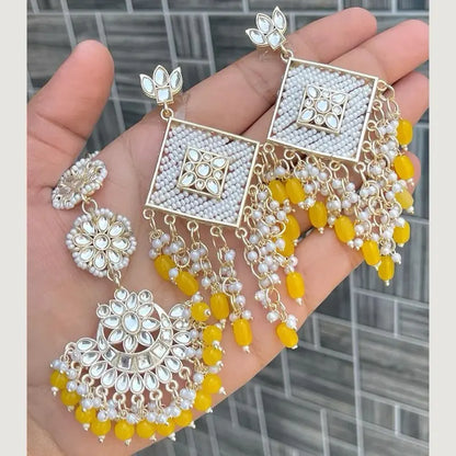 Kundan Earrings and Tikka Set - Indian Earrings & Tikka for Parties with Traditional Indian Craftsmanship and Unique Design