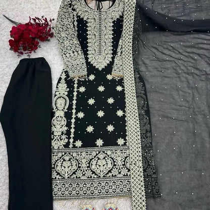 Indian Dress for Bride - Elegant Design with Gold Accents, Comfortable Fit, Ideal for Special Occasions - Womenswear