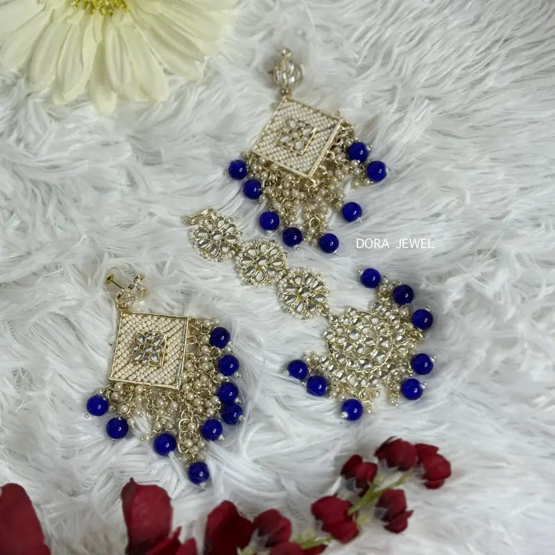 Kundan Earrings and Tikka Set - Indian Earrings & Tikka for Parties with Traditional Indian Craftsmanship and Unique Design
