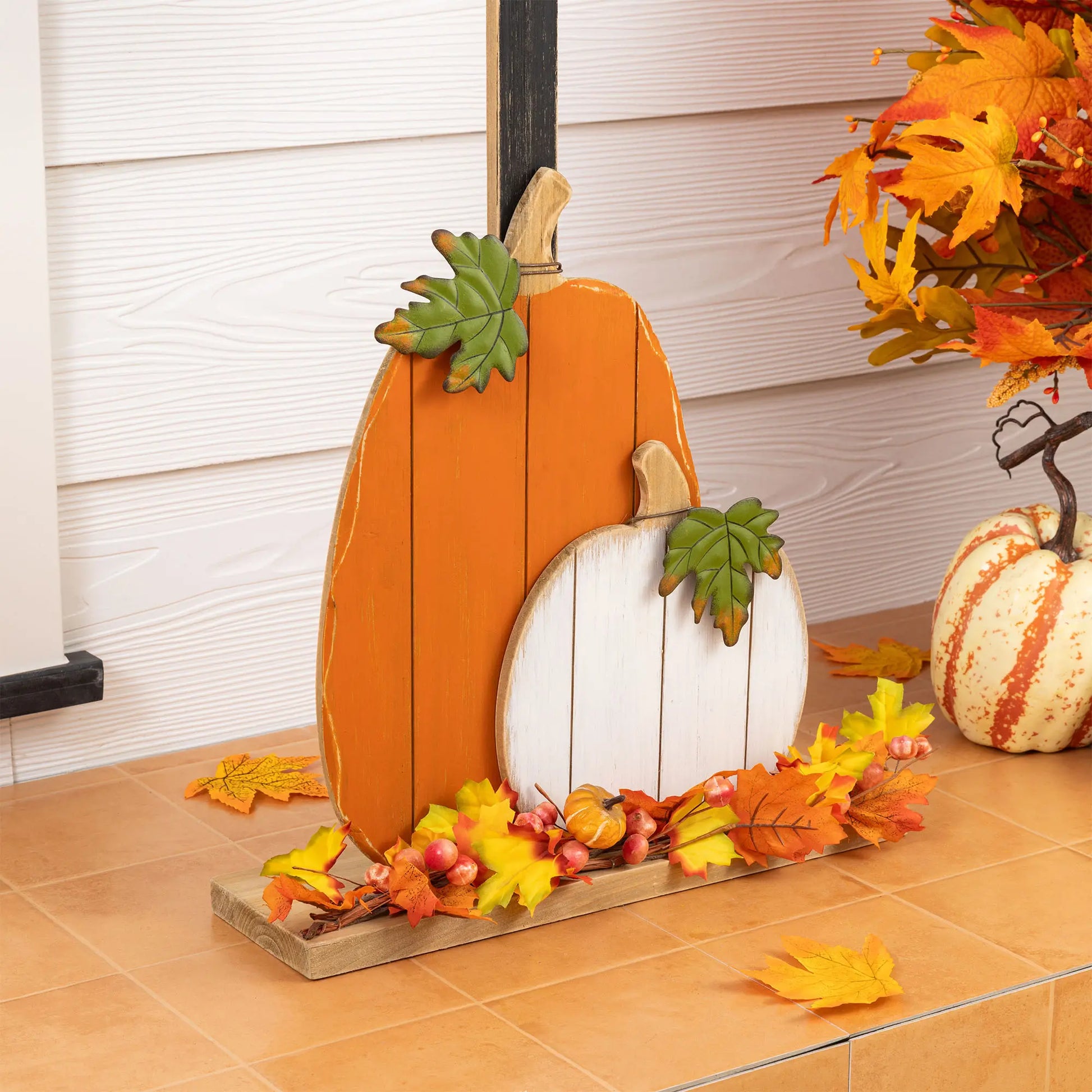 Glitzhome 36"H Rustic Lighted Wooden Pumpkin Lantern Lamp Post, Festive Decoration with Timer, Knock-Down Entryway Holiday Ornaments for Porch