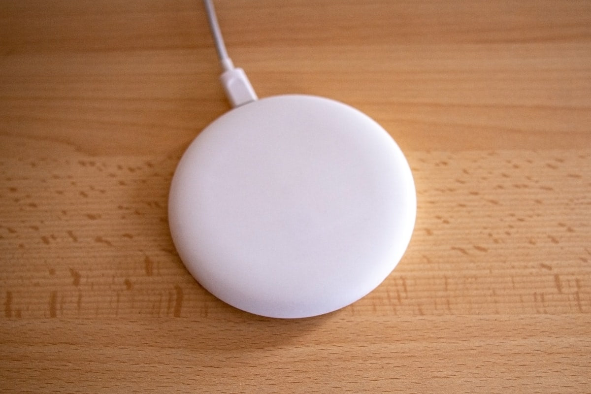 White round wireless charging device