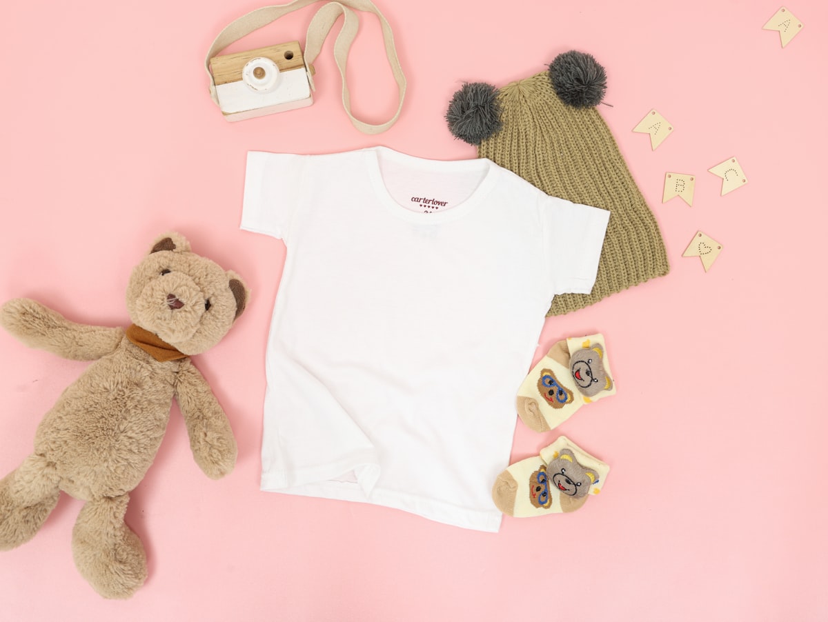 White crew neck t-shirt for kids
